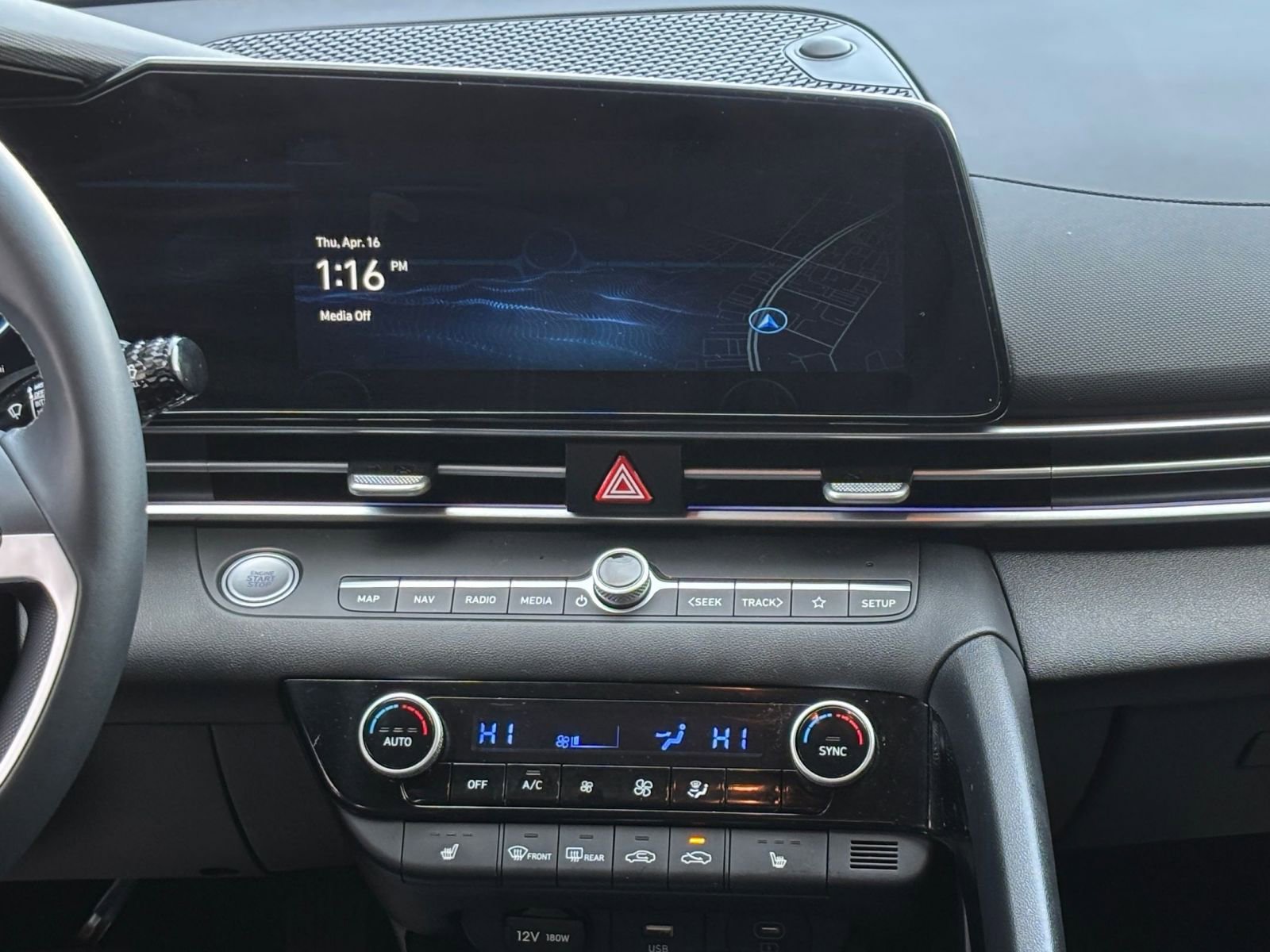 Used 2025 Hyundai Elantra SEL FWD image 17