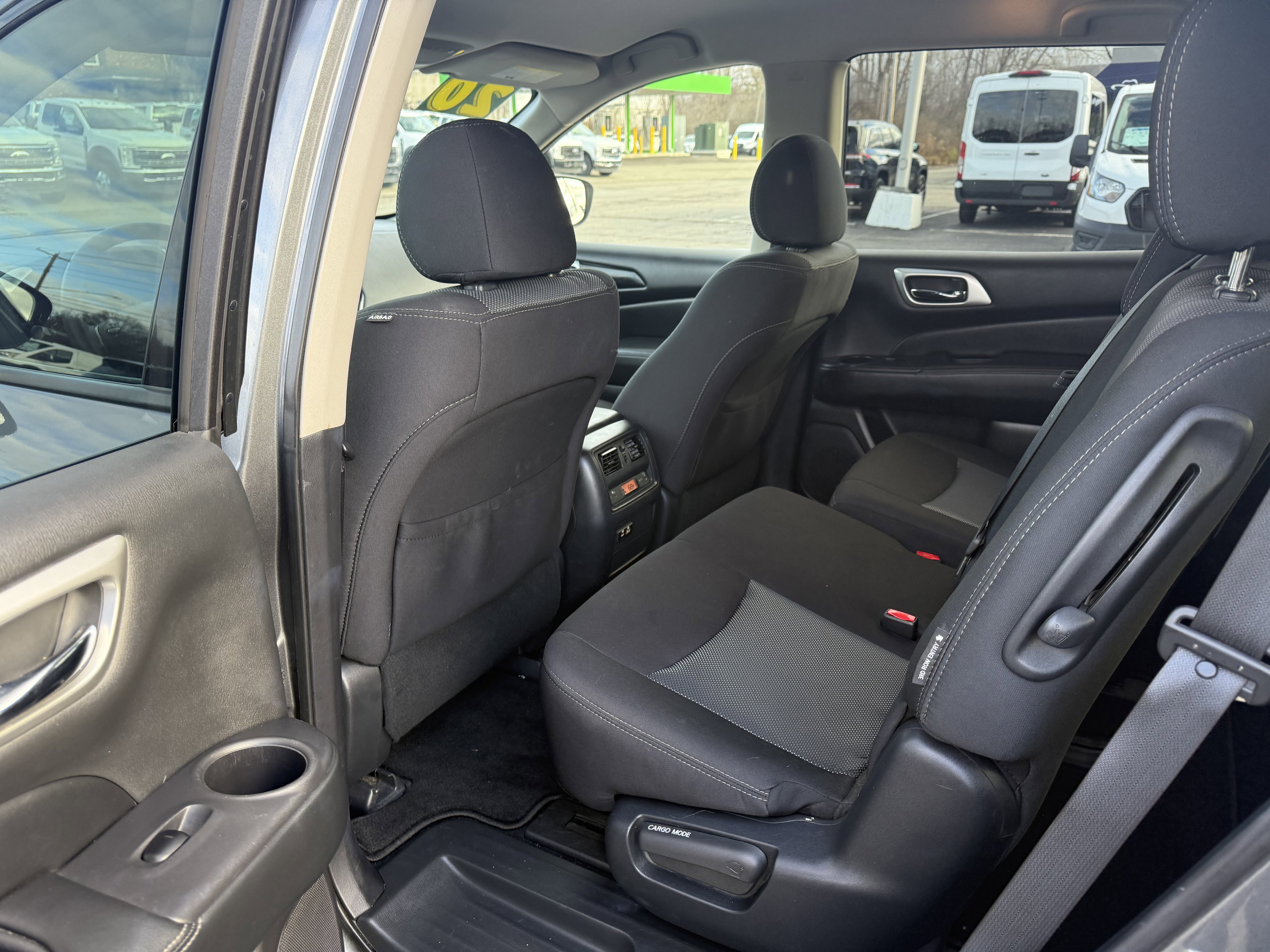 Used 2020 Nissan Pathfinder S image 8