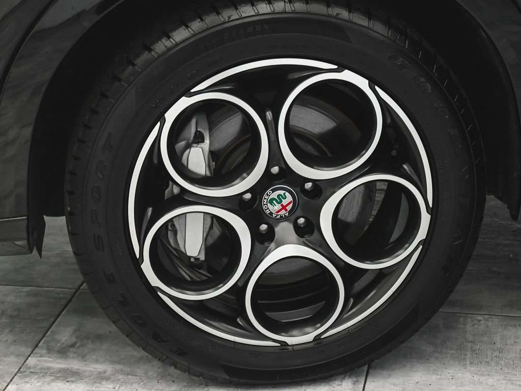Used 2024 Alfa Romeo Tonale Ti AWD/4WD image 7
