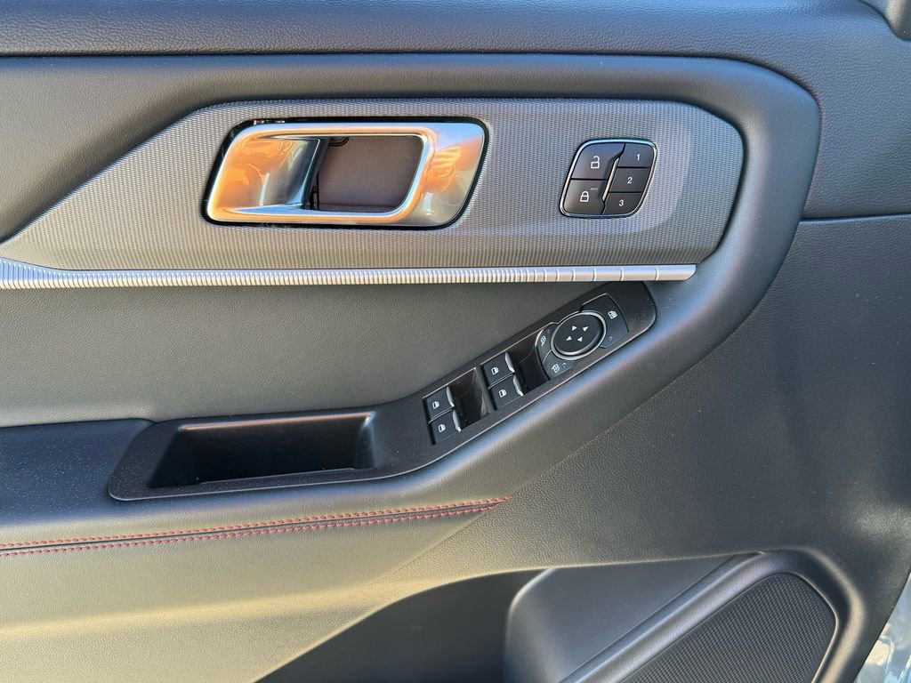 New 2026 Ford Explorer ST-Line w/ ST-Line Street Pack image 9