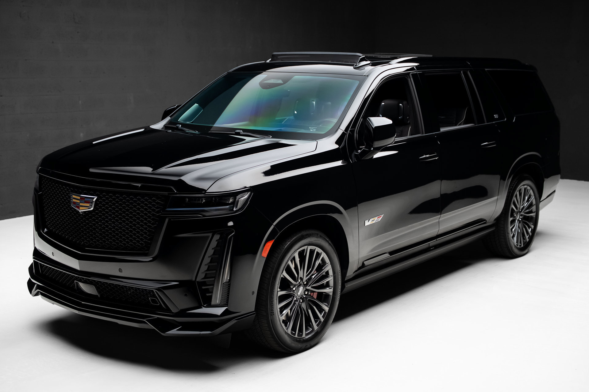Used 2023 Cadillac Escalade ESV V AWD/4WD image 5
