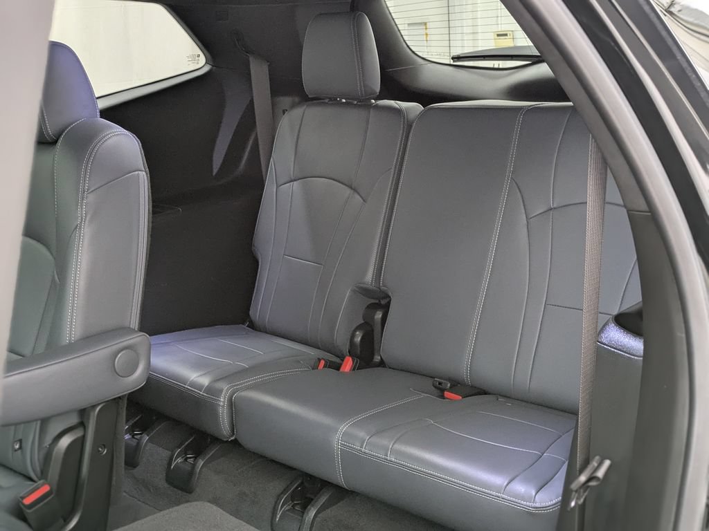 Used 2023 Buick Enclave Essence w/ Sport Touring Edition AWD/4WD image 14