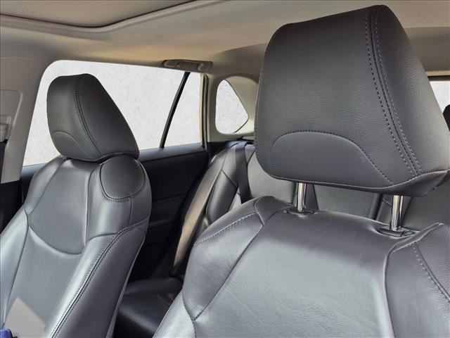 Used 2021 Toyota RAV4 XLE w/ Convenience Package FWD image 16
