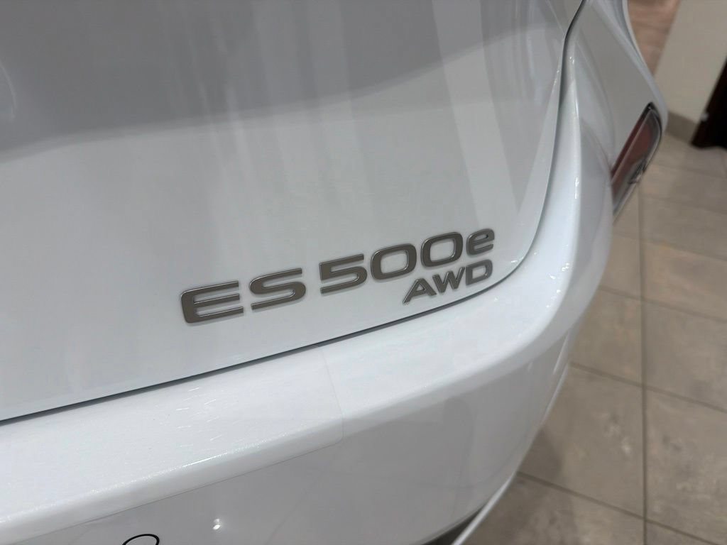 New 2026 Lexus ES 500e AWD/4WD image 21