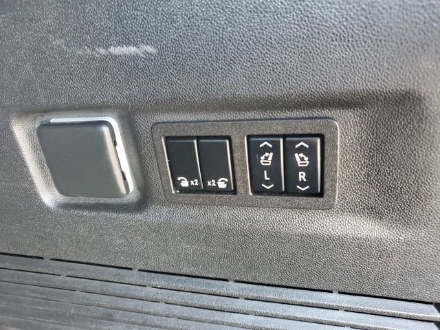 Used 2021 Chevrolet Suburban Z71 w/ Z71 Off-Road Package image 9