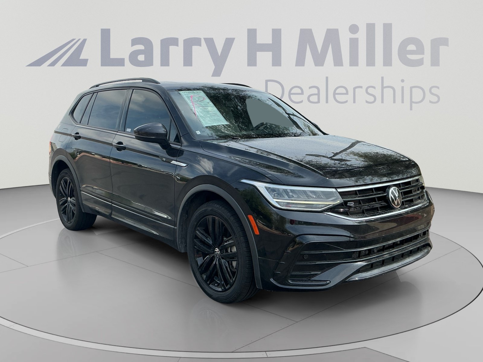 Used 2022 Volkswagen Tiguan SE R-Line FWD image 7