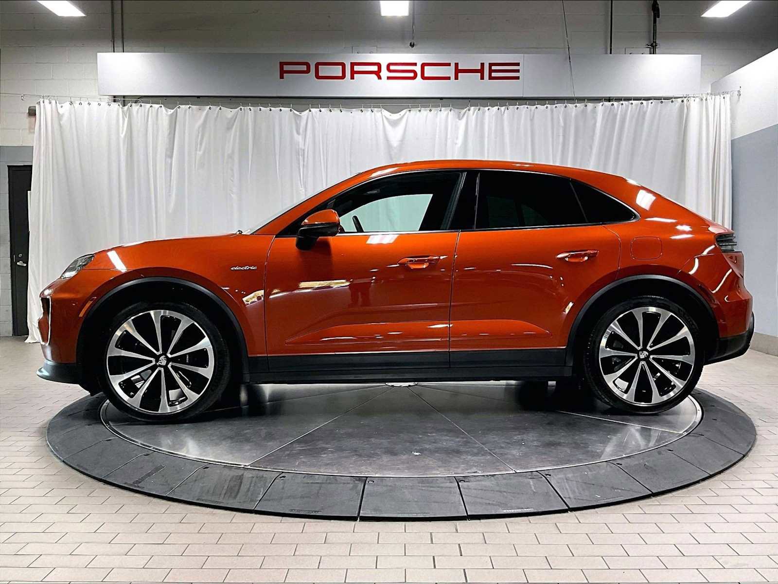 Used 2025 Porsche Macan Electric image 2