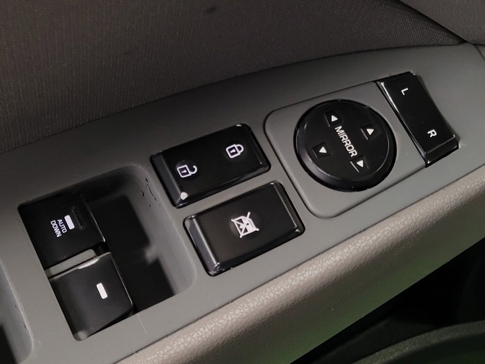 Used 2019 Hyundai Elantra SEL image 27