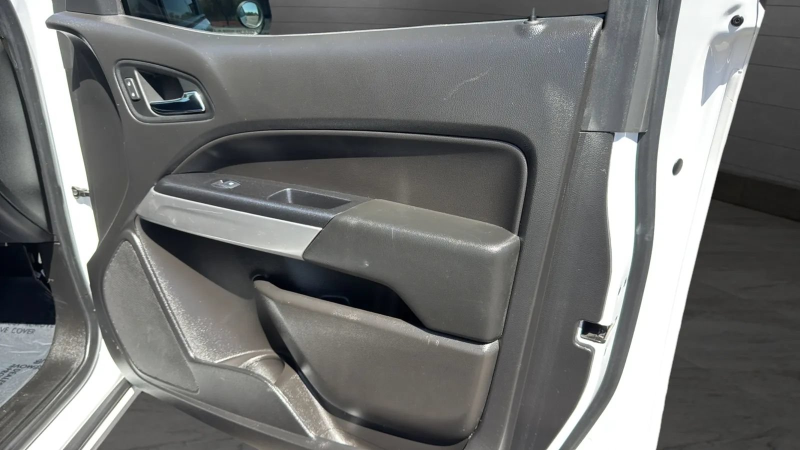 Used 2021 Chevrolet Colorado LT w/ Fleet Safety Package RWD image 9