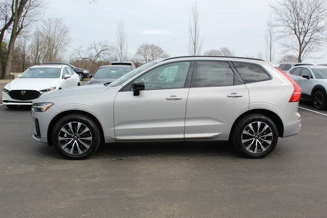 Used 2024 Volvo XC60 B5 Plus image 8