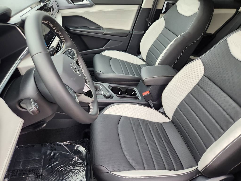 New 2026 Volkswagen Taos SEL image 5