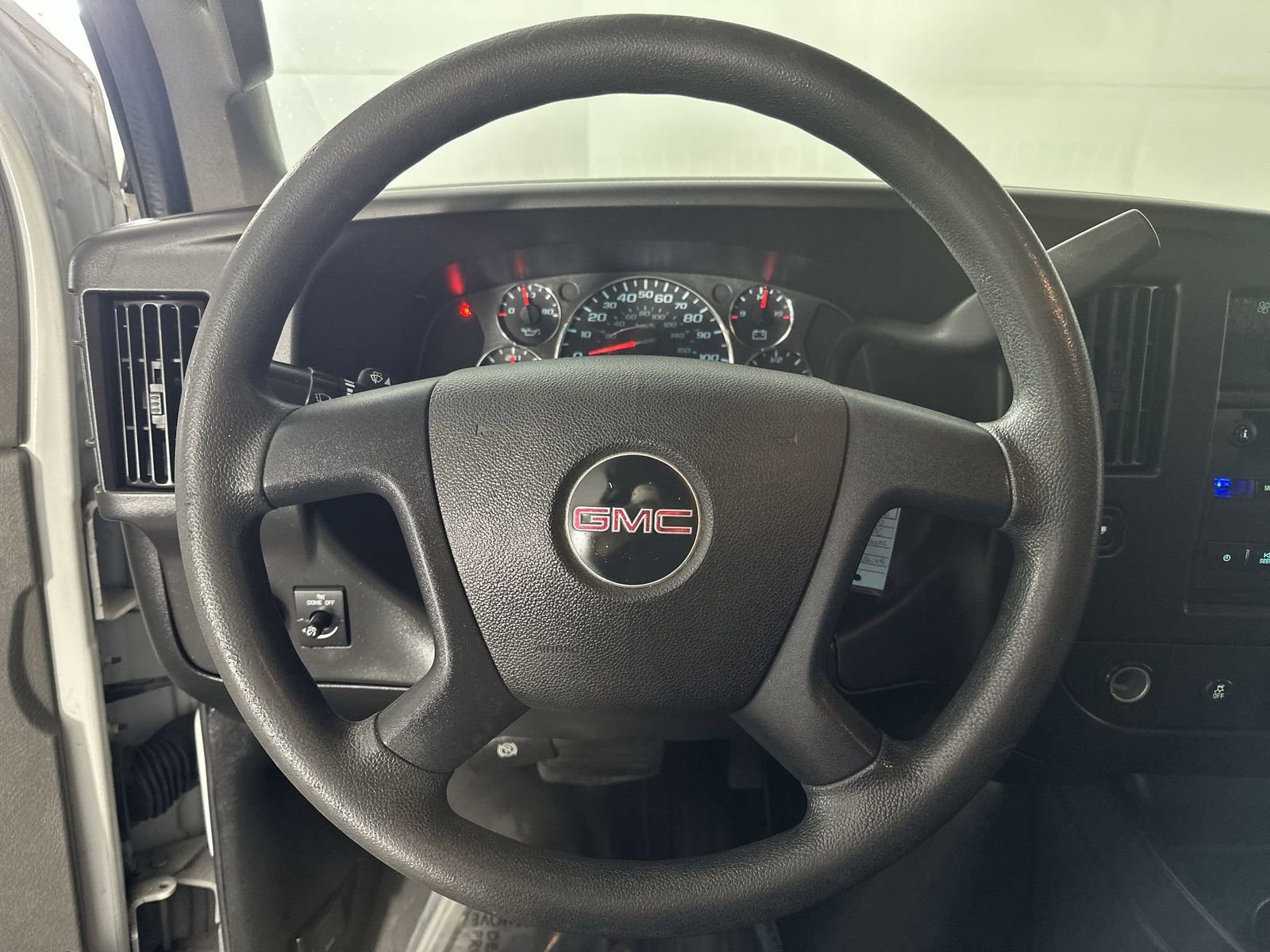 Used 2020 GMC Savana 2500 image 18