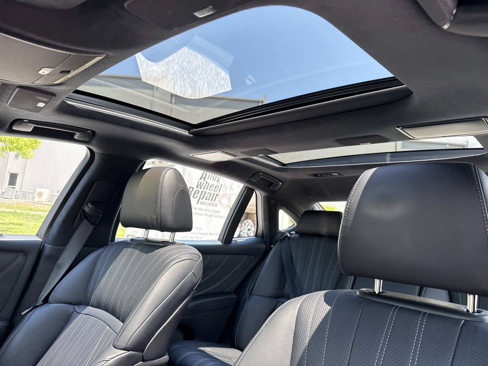 Used 2024 Lexus LS 500 AWD w/ Luxury Package image 4