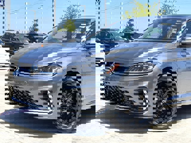 New 2025 Volkswagen Jetta SE image 2