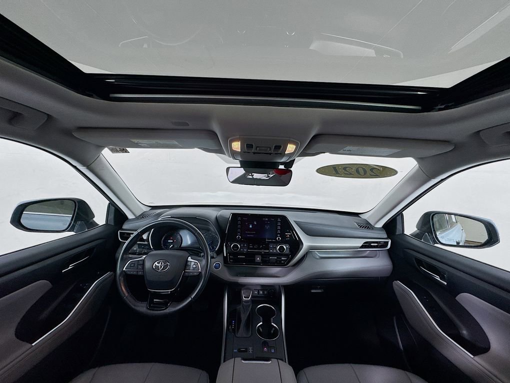 Used 2021 Toyota Highlander XLE image 33