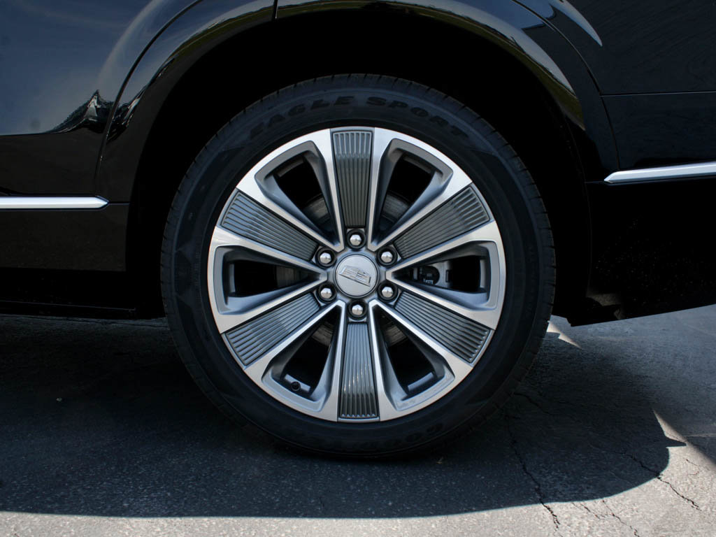 New 2026 Cadillac Vistiq Luxury w/ LPO, Floor Liner Package image 11