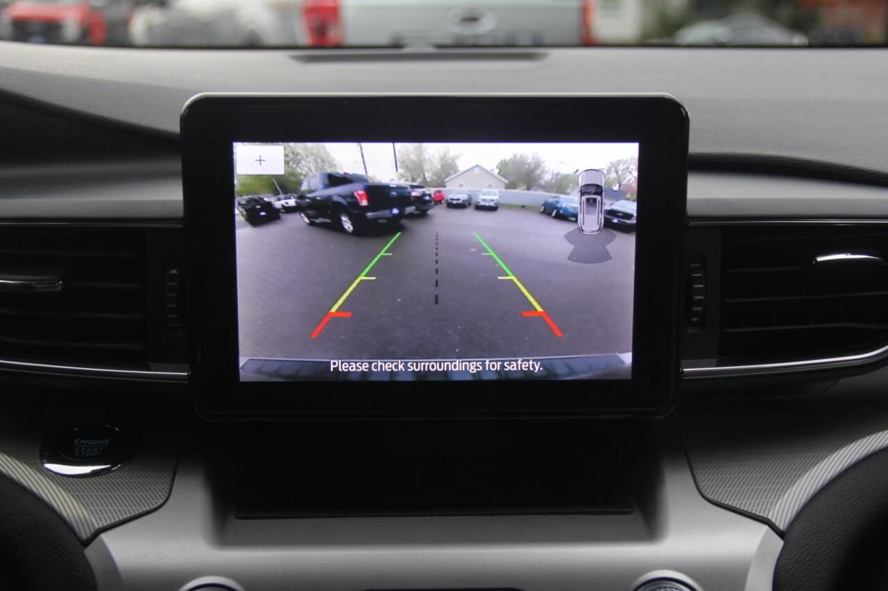 Certified 2022 Ford Explorer XLT w/ Equipment Group 202A image 32