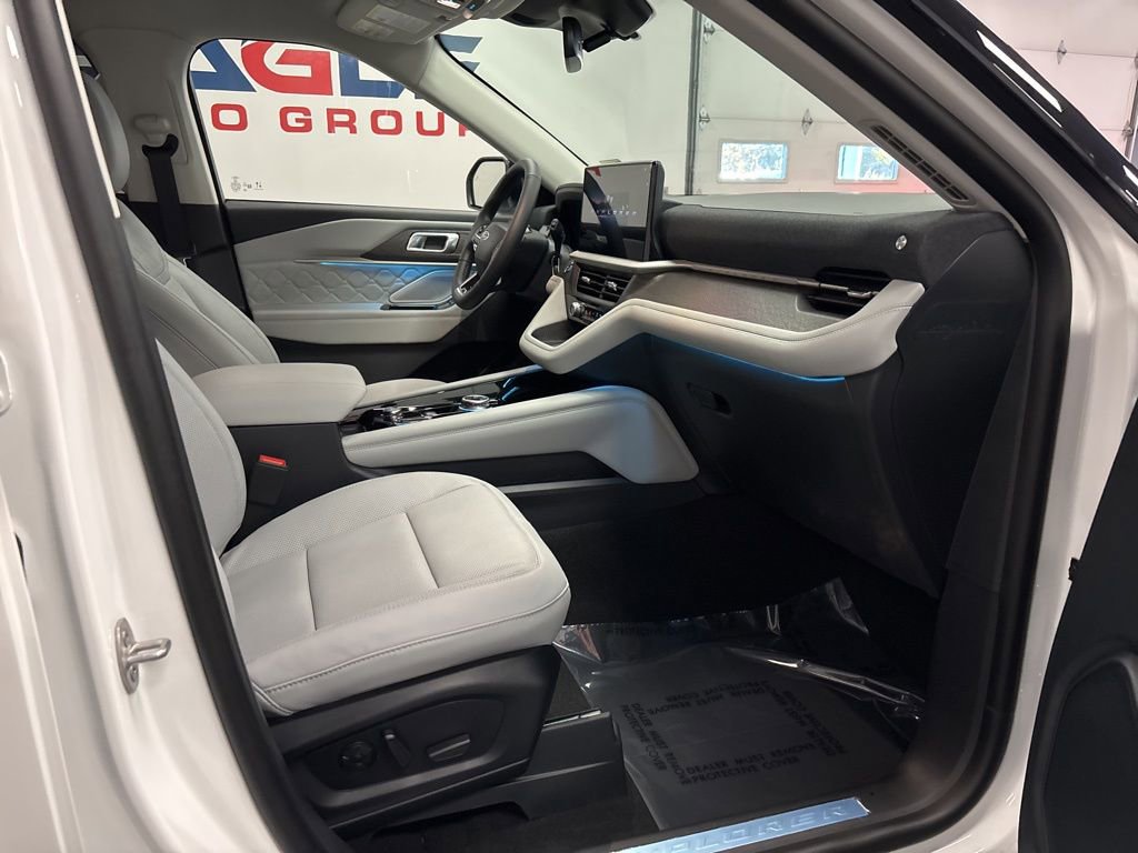 New 2026 Ford Explorer Platinum w/ LUX Leather Package image 32
