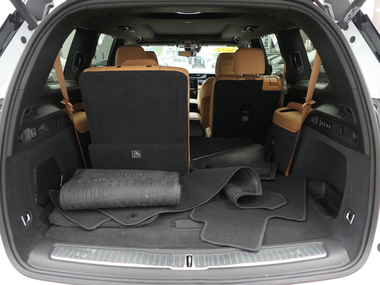 Used 2023 Jeep Grand Cherokee L Summit AWD/4WD image 22