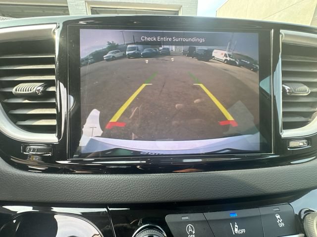 Certified 2022 Chrysler Pacifica Touring-L FWD image 19