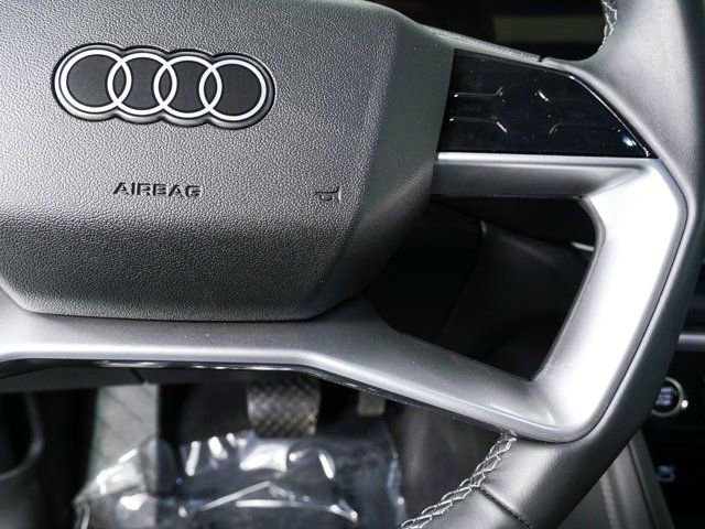 Used 2025 Audi Q5 Premium Plus w/ Premium Plus AWD/4WD image 11