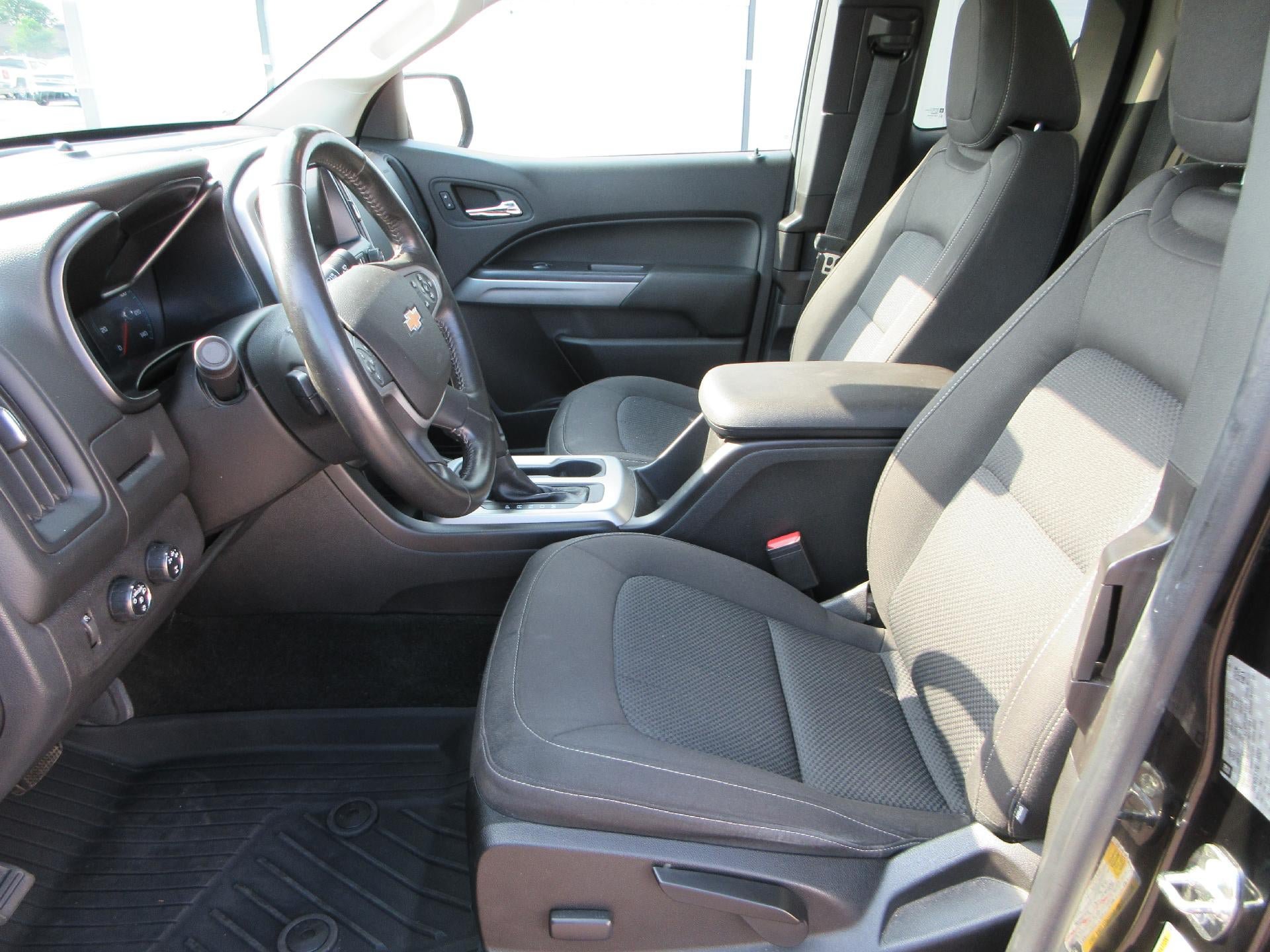 Certified 2016 Chevrolet Colorado LT w/ Midnight Edition AWD/4WD image 9