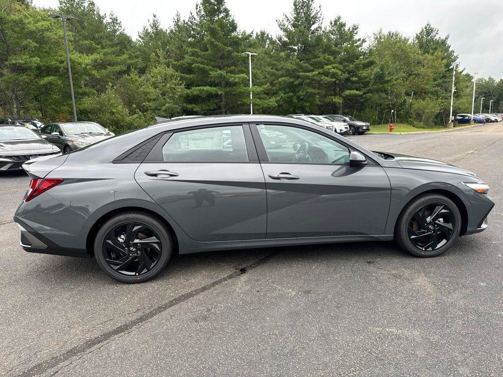 New 2026 Hyundai Elantra SEL Sport FWD image 6