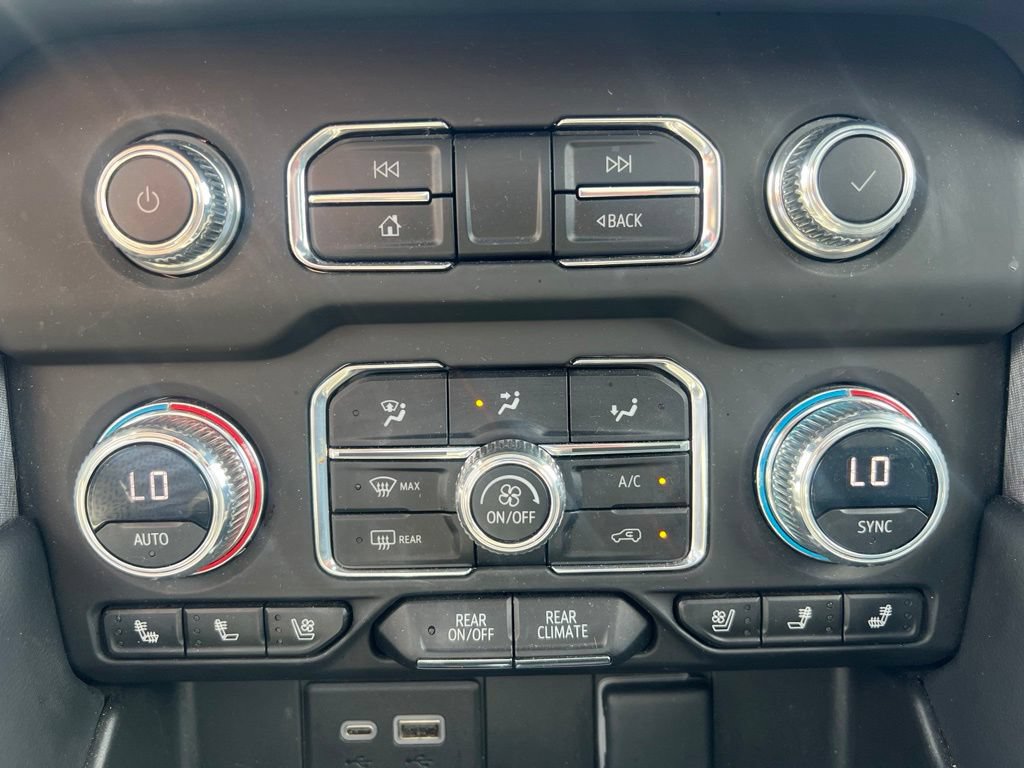 Used 2023 GMC Yukon XL SLT w/ SLT Luxury Package AWD/4WD image 18