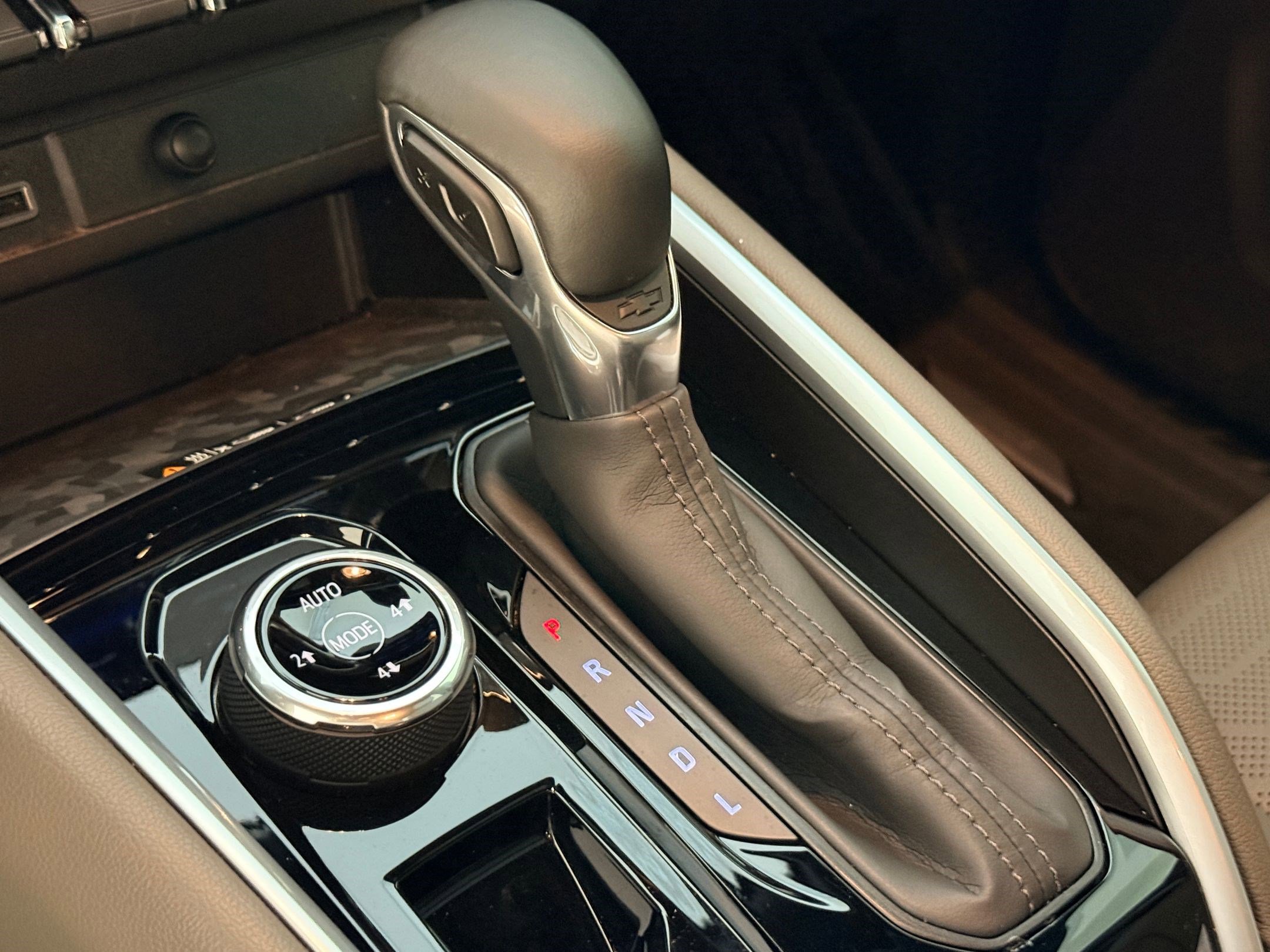 Used 2023 Chevrolet Colorado ZR2 w/ ZR2 Convenience Package III image 16