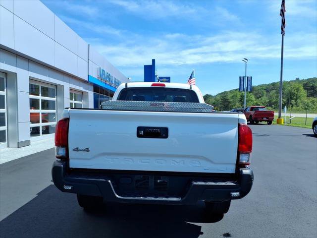 Used 2022 Toyota Tacoma SR AWD/4WD image 6