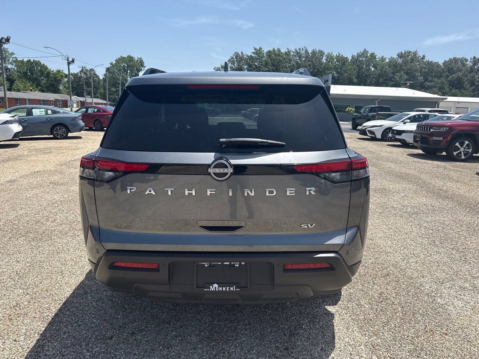 Used 2024 Nissan Pathfinder SV FWD image 10