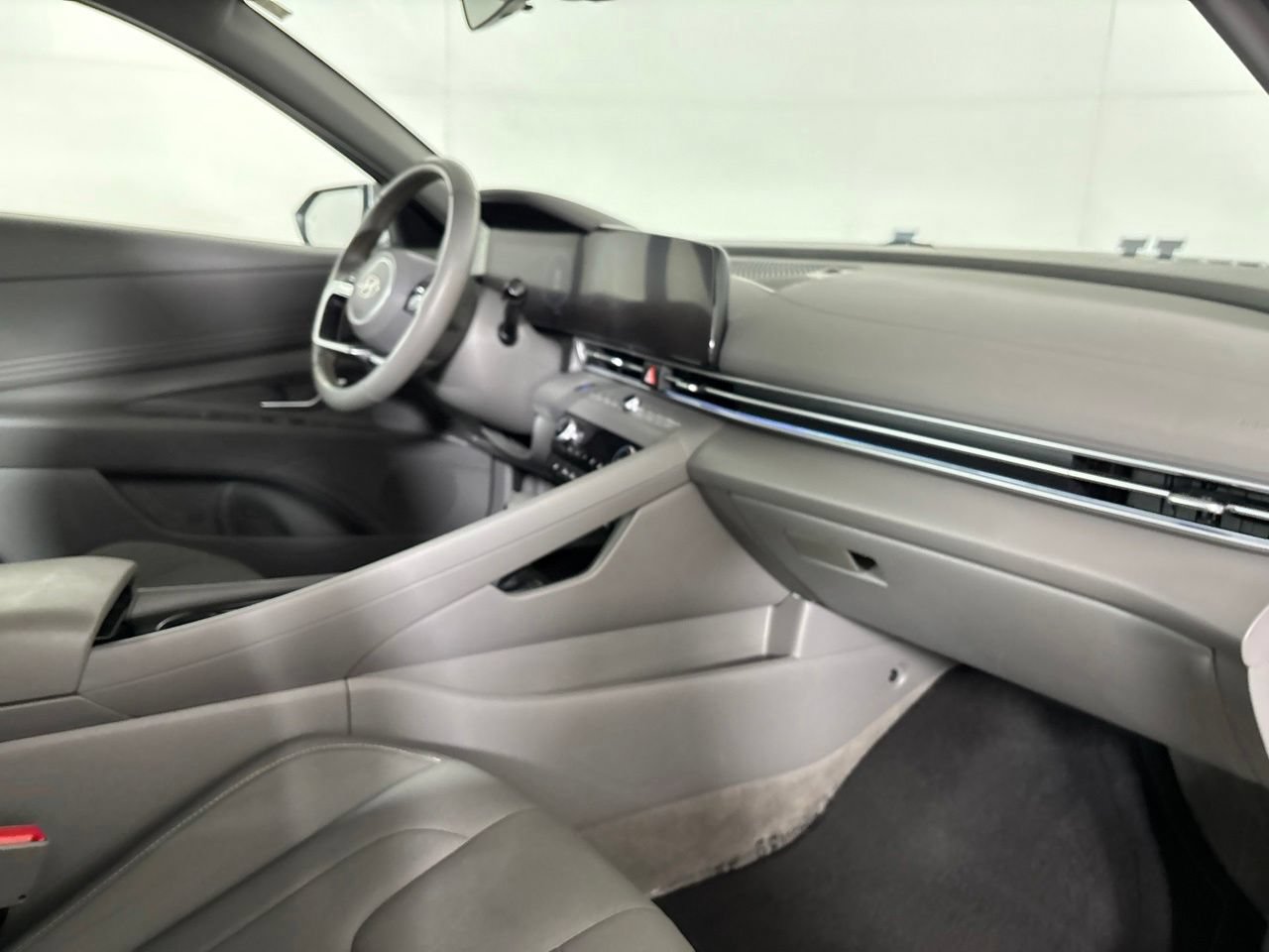 Used 2024 Hyundai Elantra SEL w/ Convenience Package FWD image 31