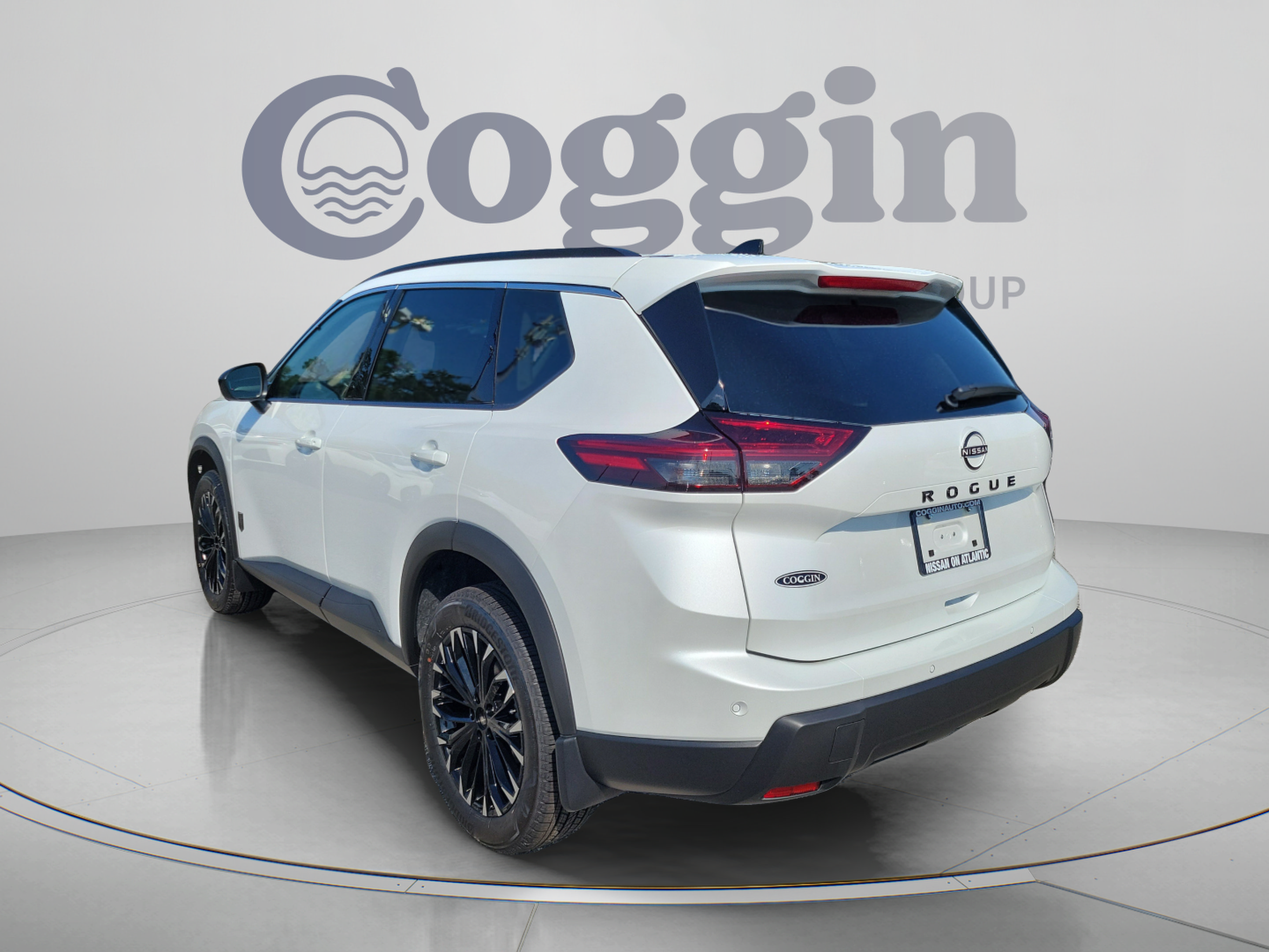 New 2026 Nissan Rogue Dark Armor FWD image 3