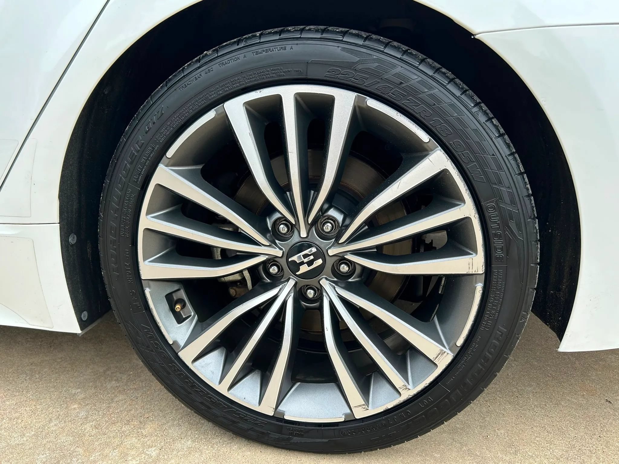Used 2018 Kia Stinger Premium RWD image 28