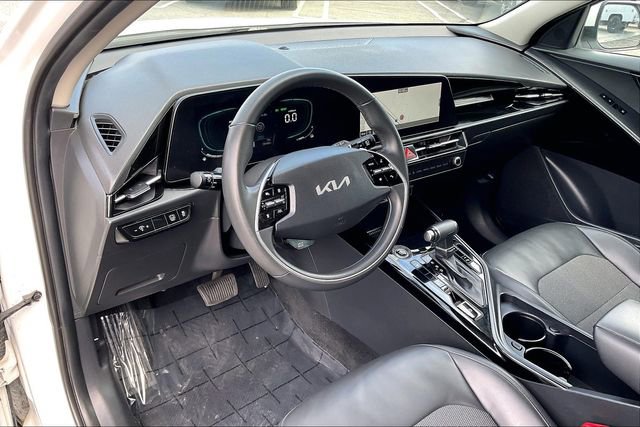 Used 2023 Kia Niro EX image 14