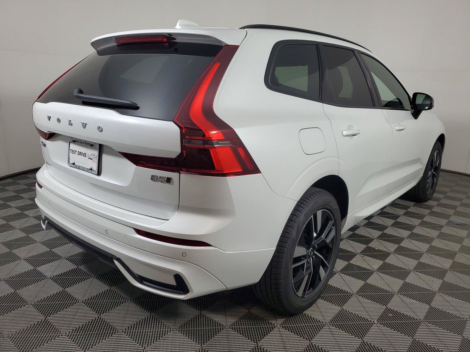 New 2026 Volvo XC60 B5 Core w/ Climate Package AWD/4WD image 6