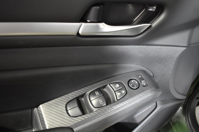Certified 2026 Nissan Altima 2.5 SR w/ SR Midnight Edition Package FWD image 8