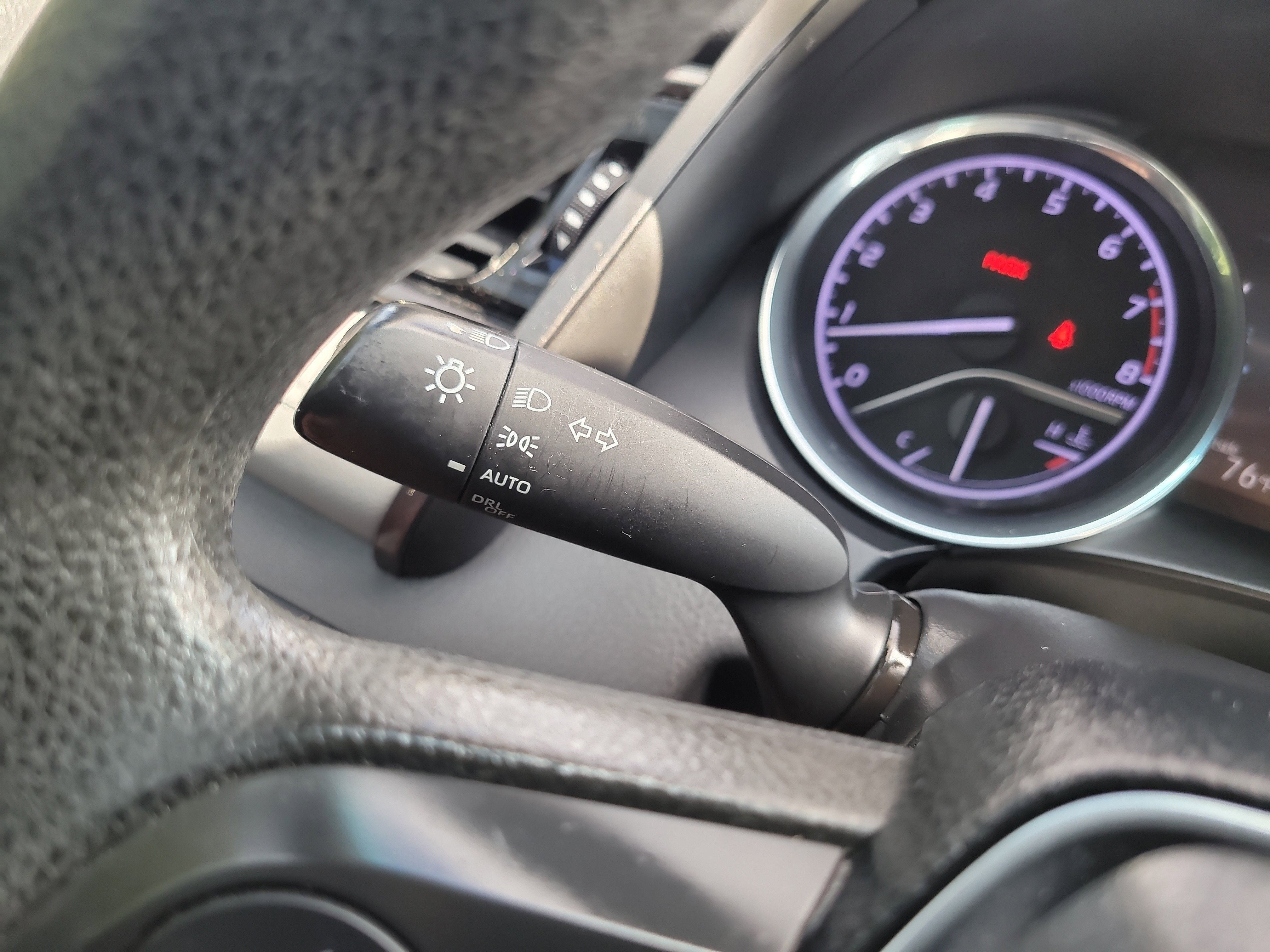 Used 2020 Toyota Camry LE image 29