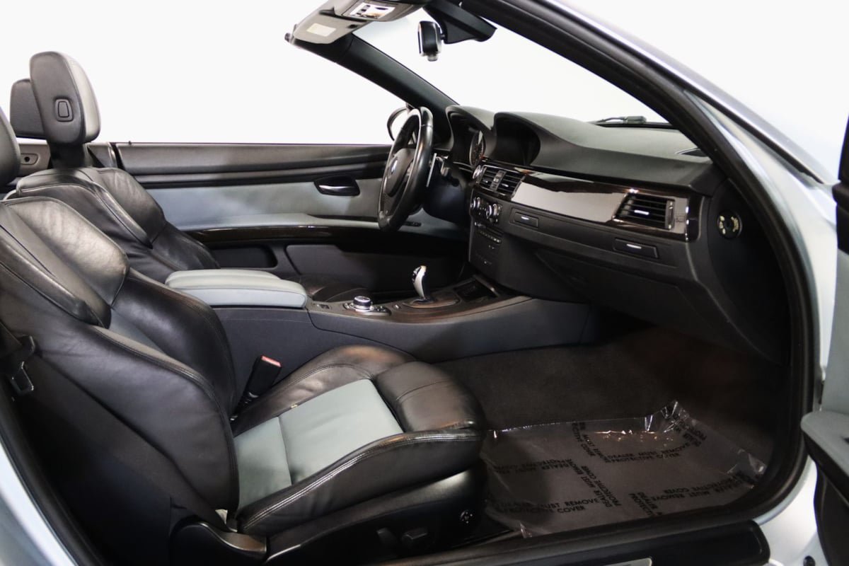 Used 2011 BMW M3 Convertible RWD image 53