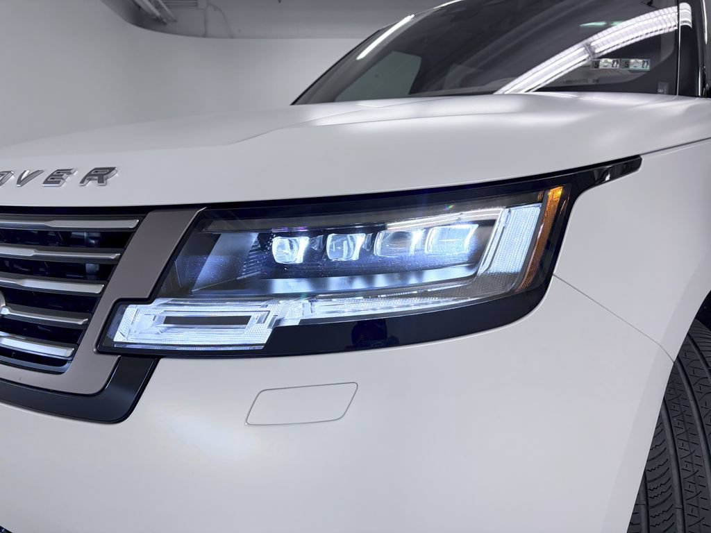 Used 2023 Land Rover Range Rover SV AWD/4WD image 11