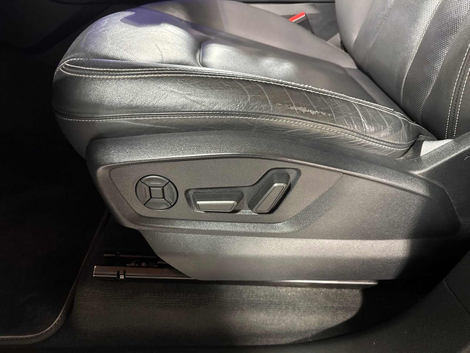 Used 2020 Audi Q8 Prestige w/ Prestige Package image 24