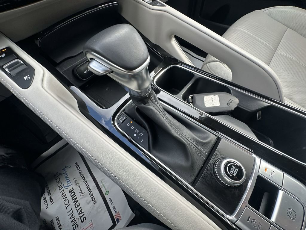 Used 2024 Kia Telluride EX w/ EX Captain's Chair Package image 25