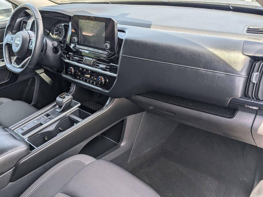 Used 2025 Nissan Pathfinder SV FWD image 26