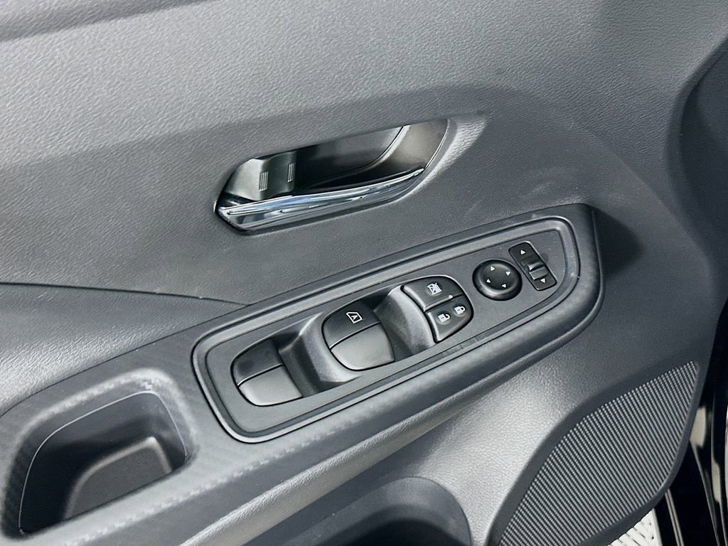 Used 2025 Nissan Versa SV w/ Trunk Package image 22