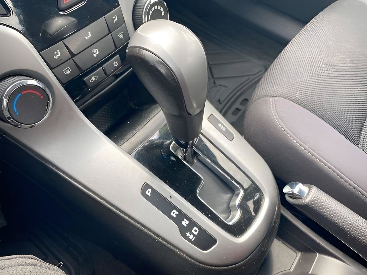 Used 2014 Chevrolet Cruze LT FWD image 38
