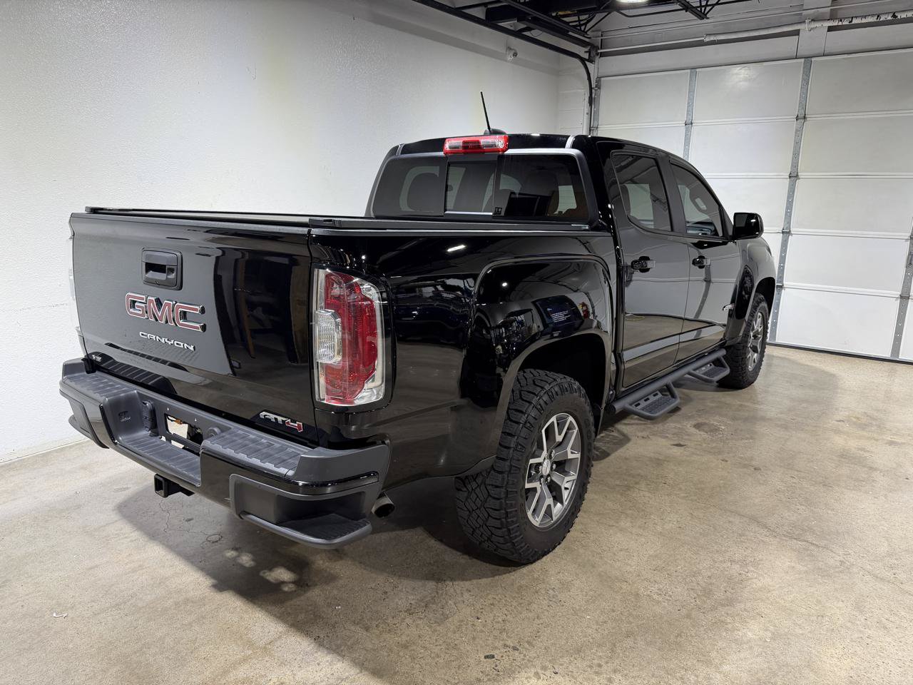 Used 2022 GMC Canyon AT4 w/ Trailering Package AWD/4WD image 6