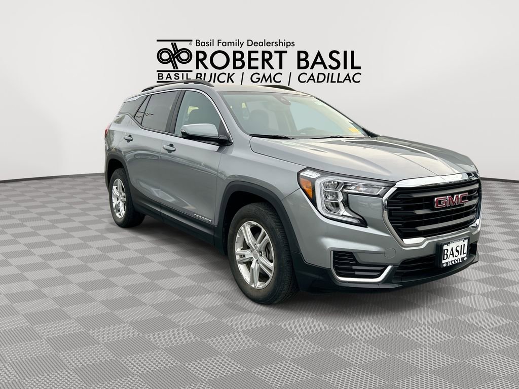 Used 2024 GMC Terrain SLE w/ Driver Convenience Package AWD/4WD image 2
