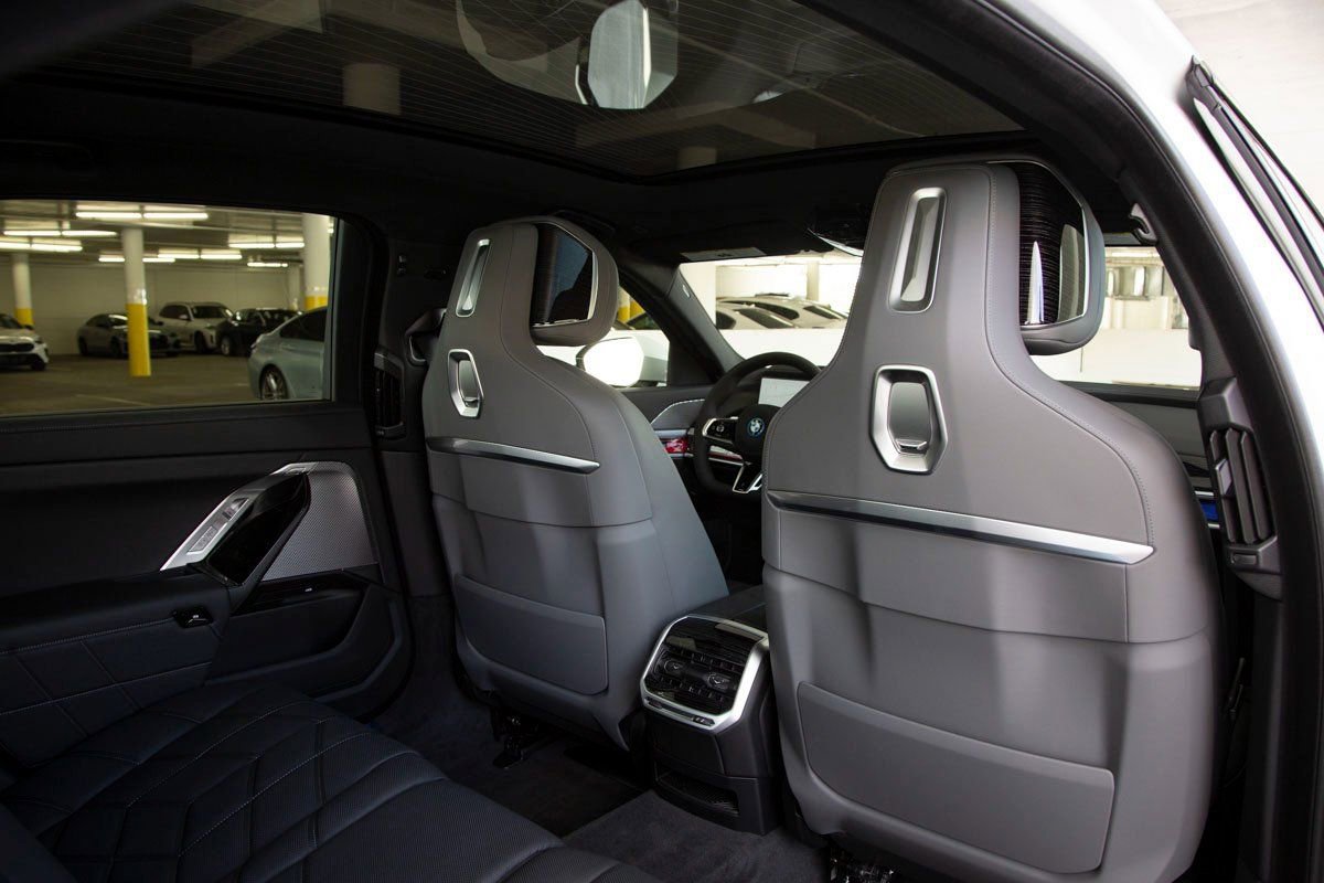 Used 2025 BMW i7 xDrive60 w/ Executive Package AWD/4WD image 30