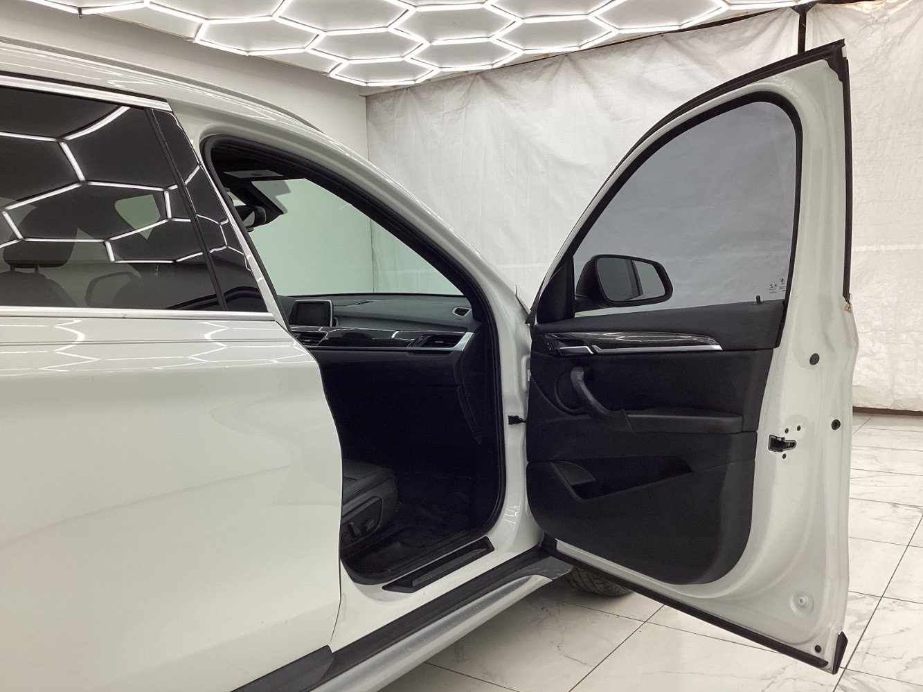 Used 2018 BMW X1 sDrive28i w/ Convenience Package image 17