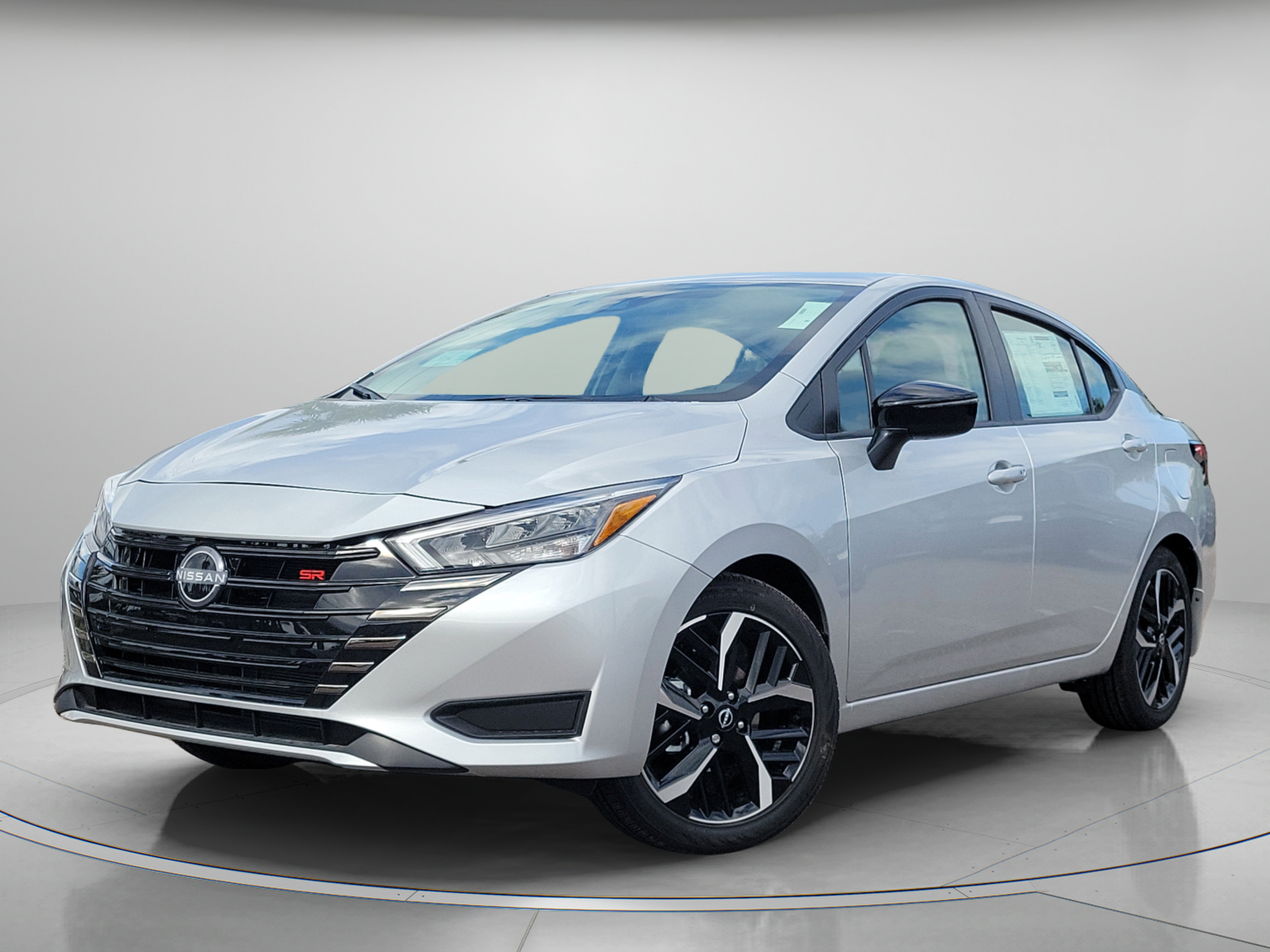 New 2025 Nissan Versa SR w/ Trunk Package FWD image 2